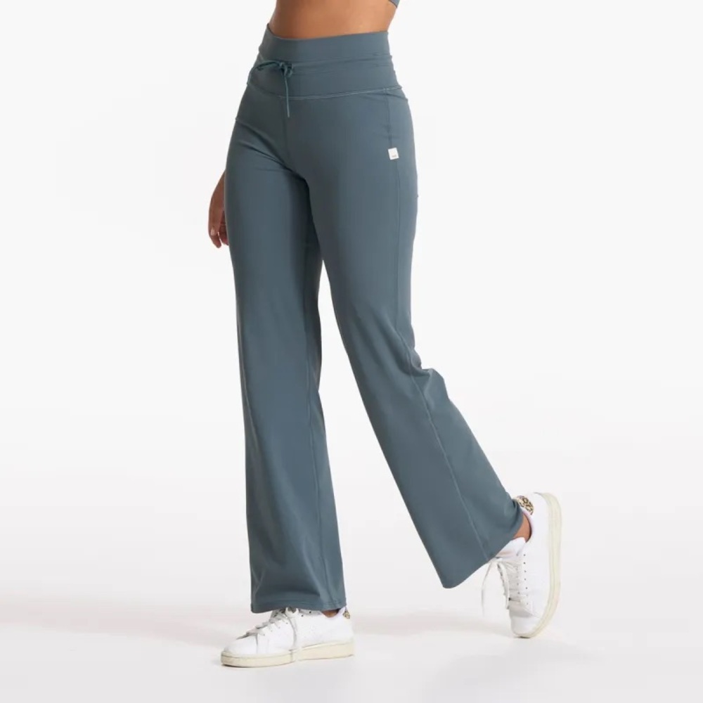 SOLD❌ DO NOT BUY Vuori daily wide leg legging pant stone 30” size M